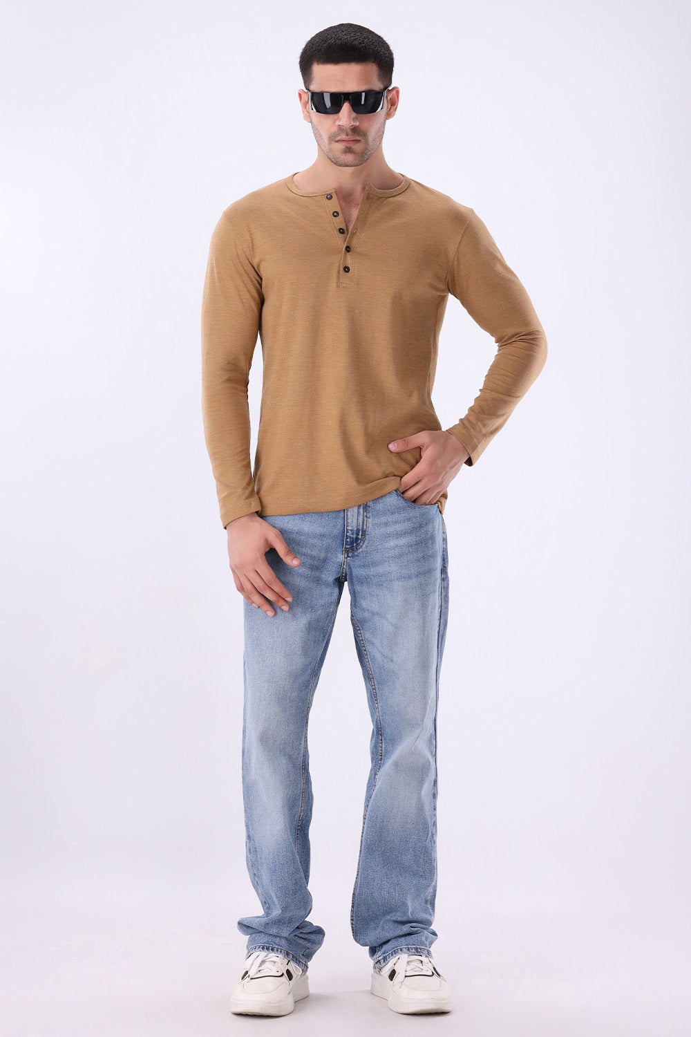 Camel Henley
