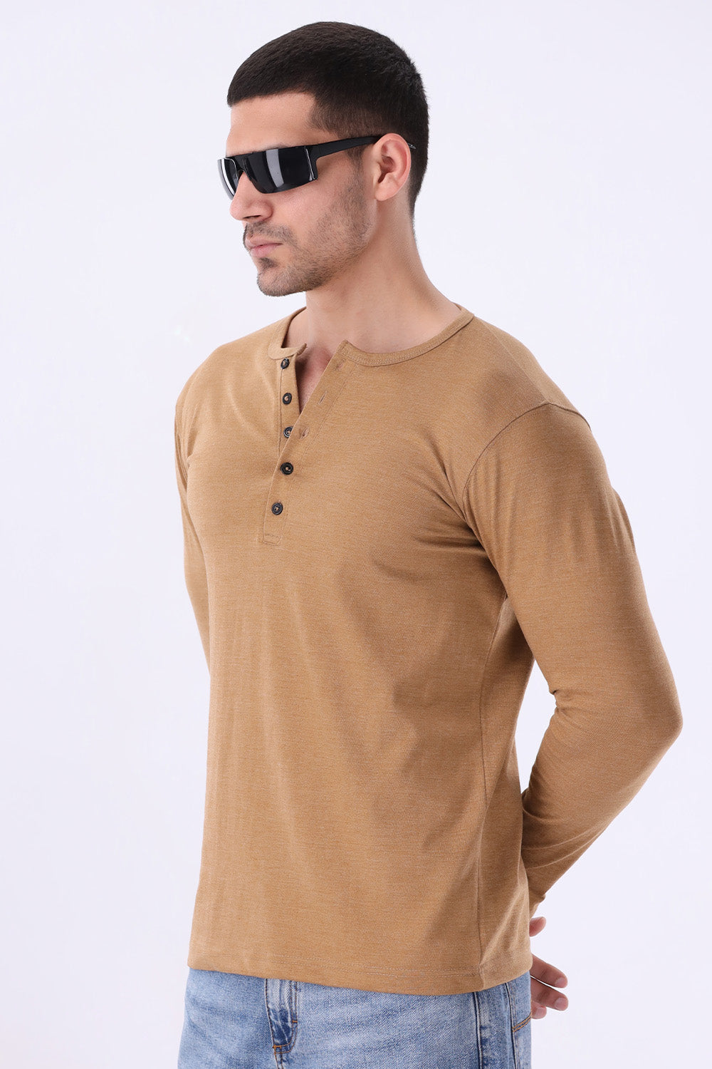 Camel Henley