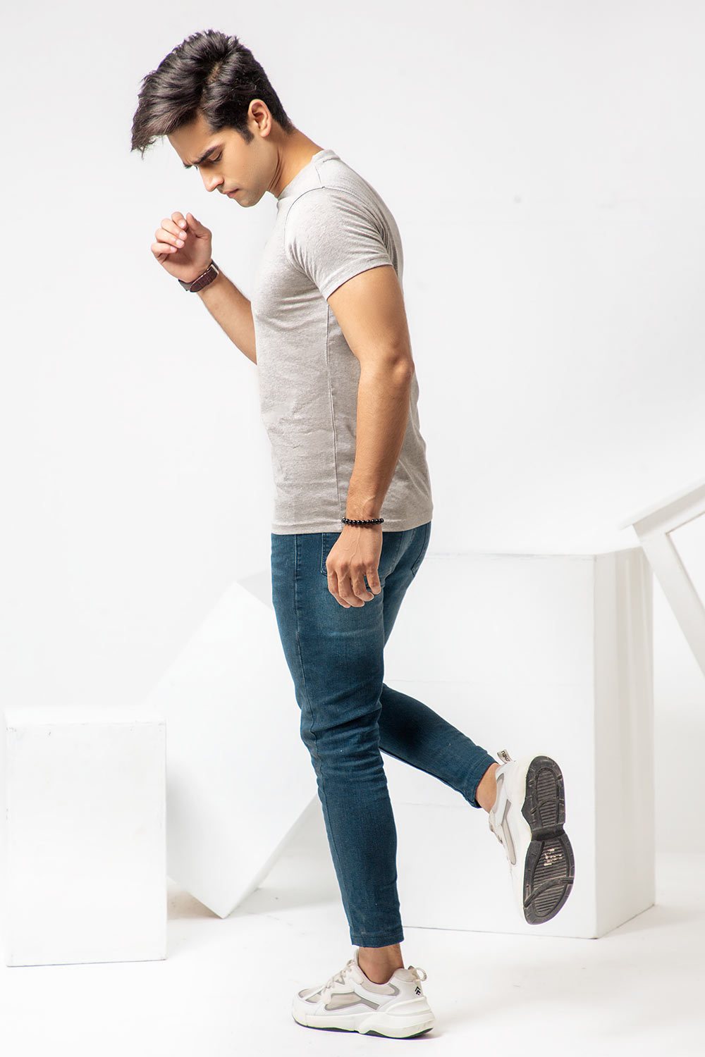 Basic Heather Grey T-shirt for Men Online at Best Price | UrbanRoad.pk