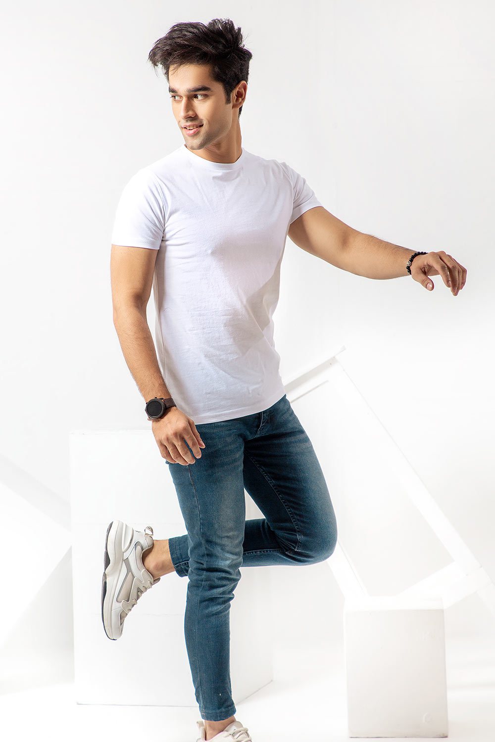 Basic White T-shirt for Men Online at Best Price | UrbanRoad.pk