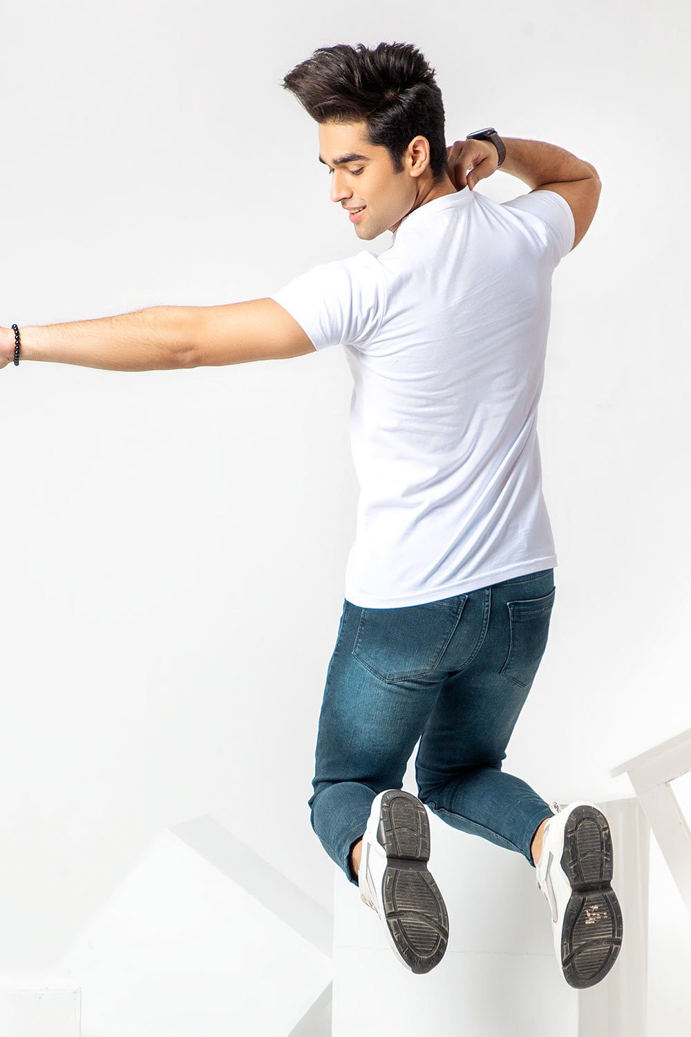 Basic White T-shirt for Men Online at Best Price | UrbanRoad.pk